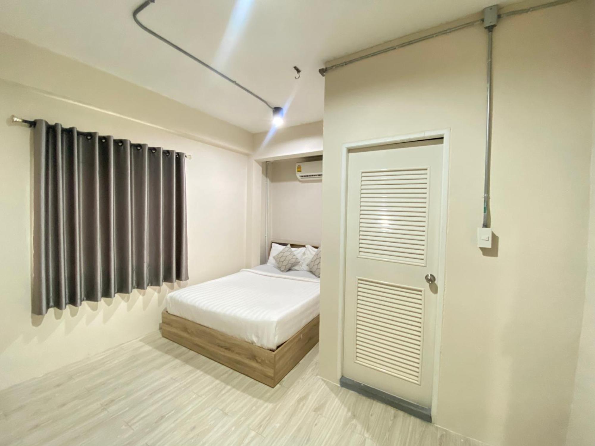 ซับรูมโฮเทล Subroom Hotel Surat Thani Eksteriør billede
